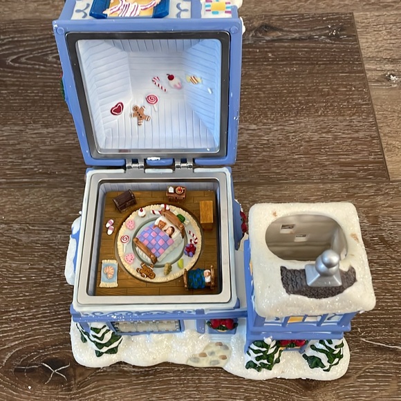 NEW Large PartyLite The Night Before Christmas Music Box Tea Light House - Picture 3 of 9